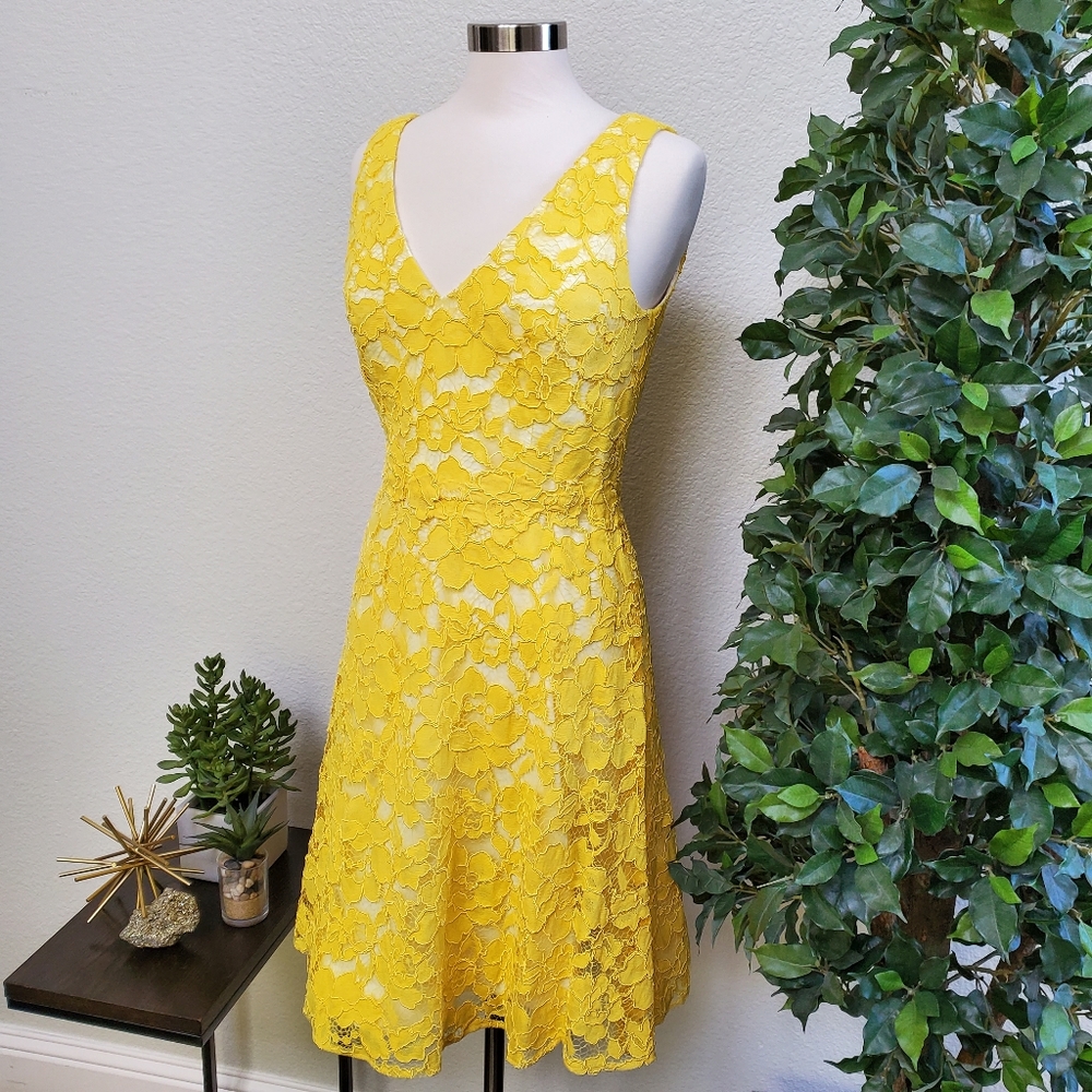 NWT Monique Lhuillier Yellow Lace Cocktail Dress